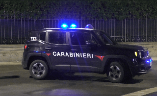 Fossombrone - Rubano zaino e pistola dentro un furgone, denunciato un 34enne